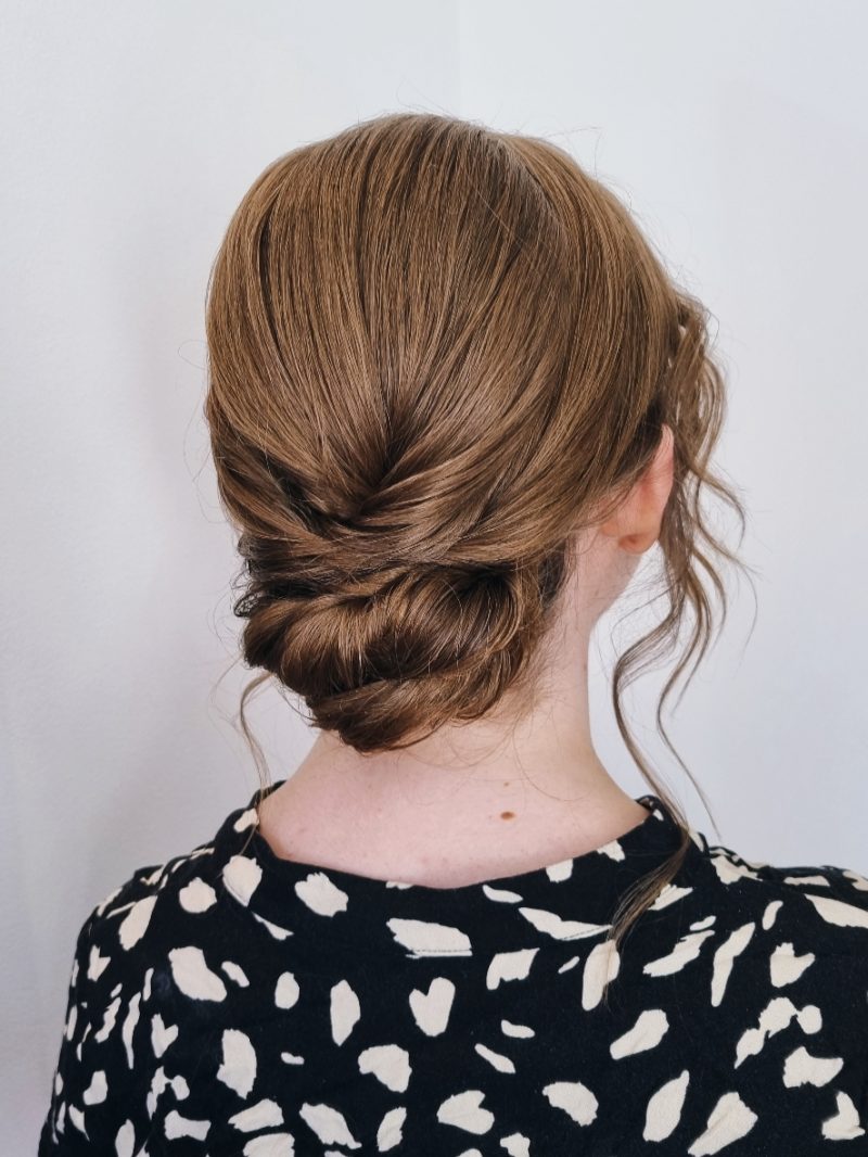 Snabb och enkel håruppsättning för mellanlångt hår