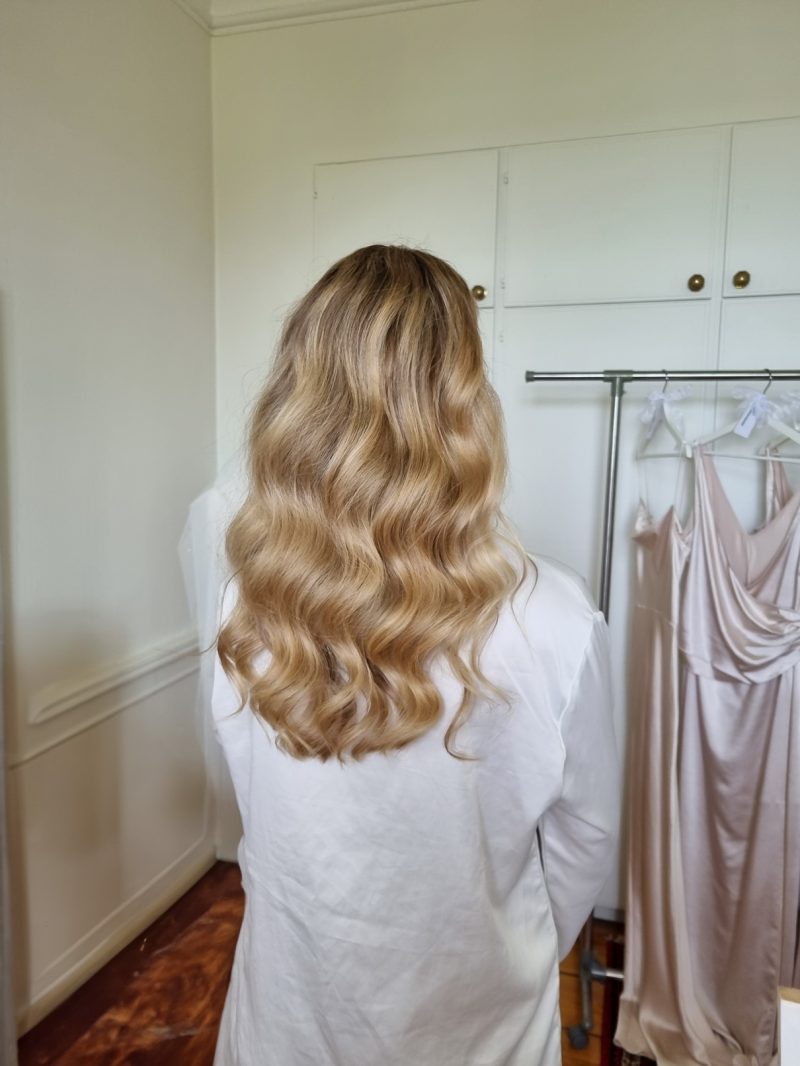 långa hår hårstyling till bröllop