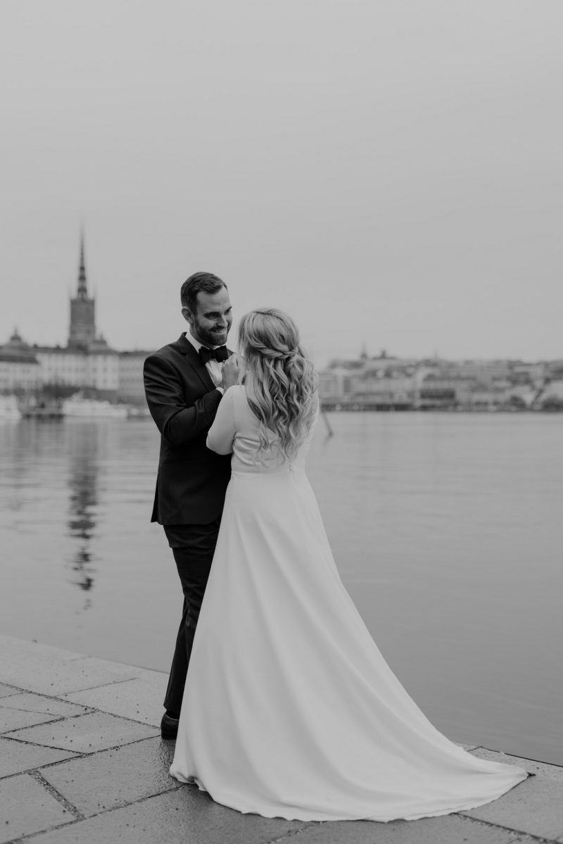 bröllop i stockholm kvinna med fint håruppsättning